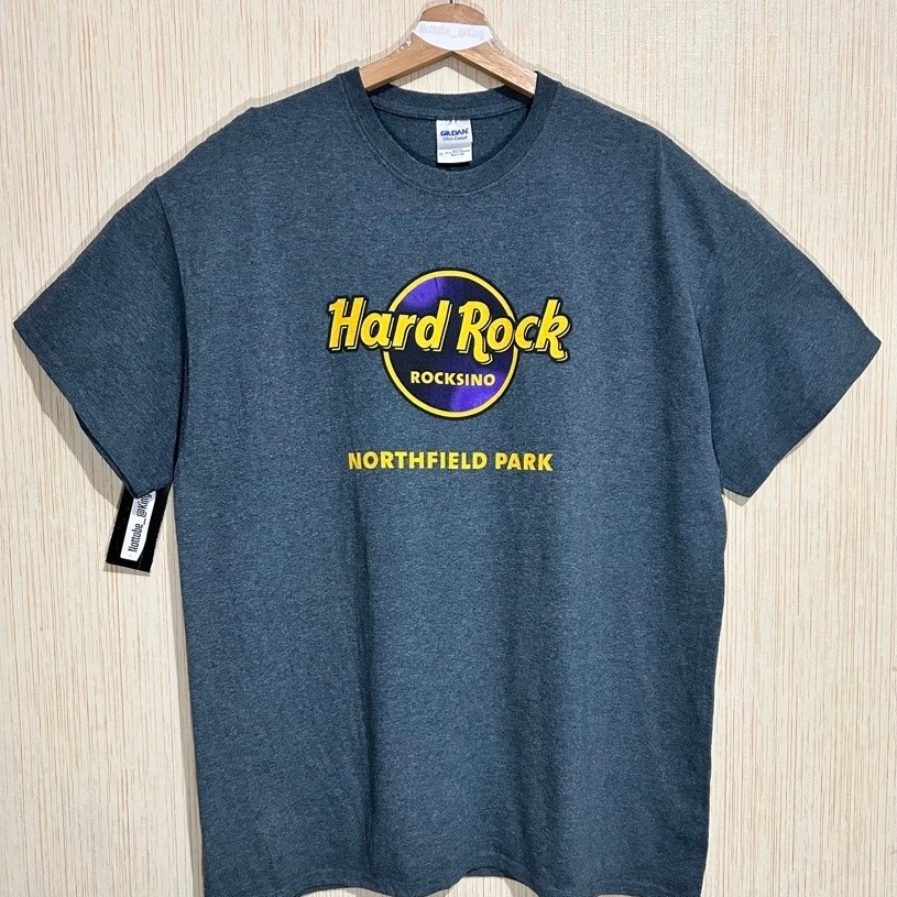 “HARD ROCK CAFE” Rocksino Northfield Park by Gildan T-shirt