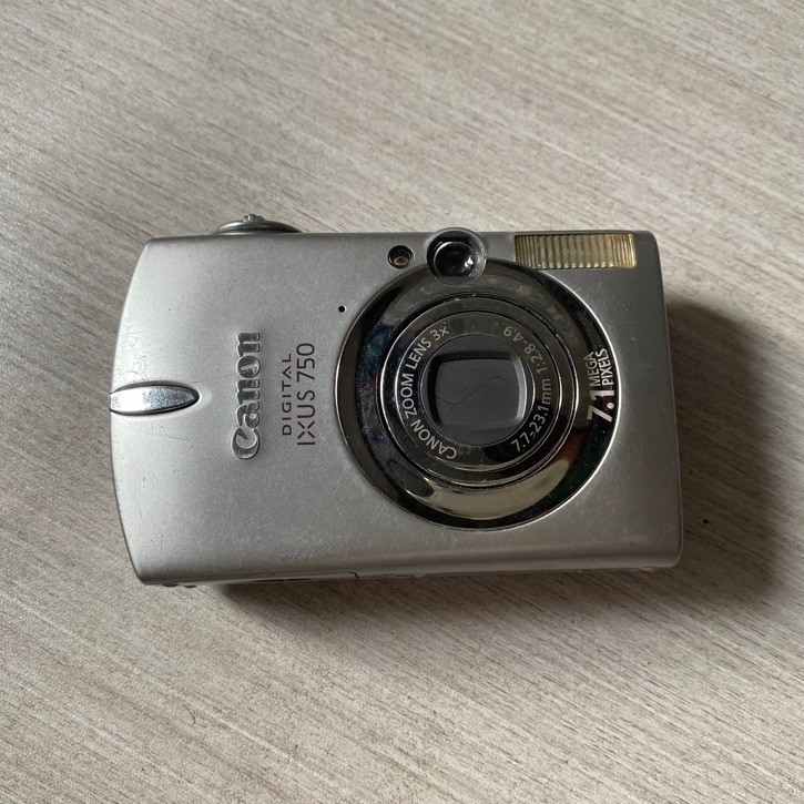 Kamera Canon Ixus 750