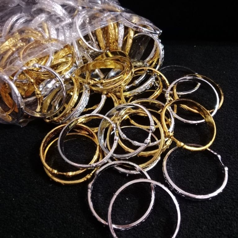 Mainan Gelang Plastik Anak Cewek 10 Pcs Random / Mainan Gelang Emas Perak Plastik Murah