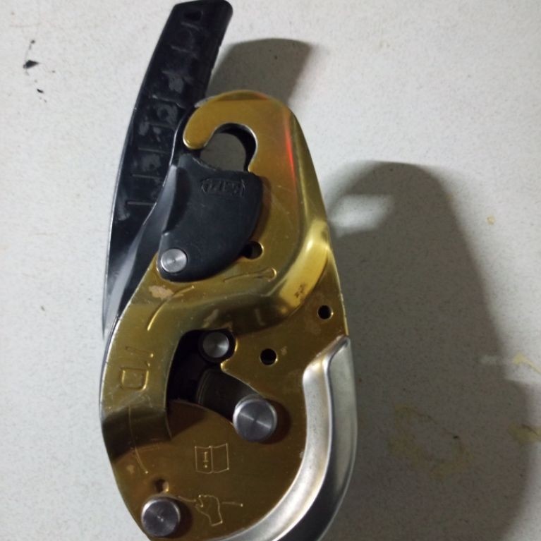 descender Idspetzl