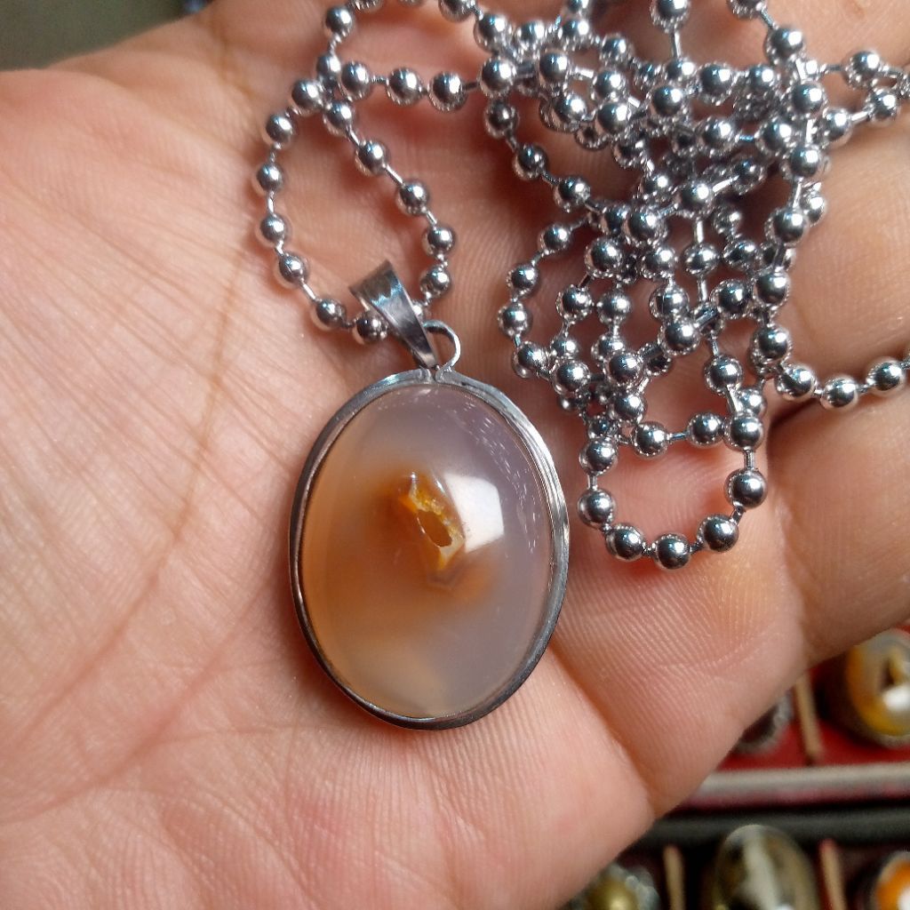 Liontin batu Sulaiman Combong Di sekitar Combong Warna Merah Natural Alam Dim=27×21×13 MM