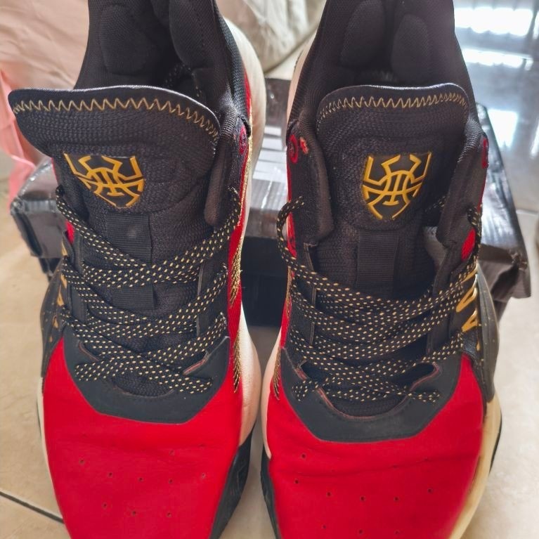 (Preloved) SEPATU ADIDAS DON ISSUE 1 UK 43