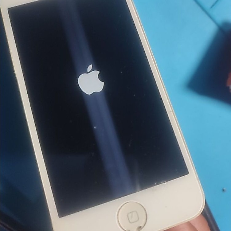 iPhone 5s 16GB - Second Hand Original, Desain Mulus, Kondisi Stabil