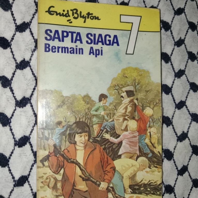 Buku Novel Sapta Siaga Lawas langka : Bermain Api by Enid Blyton.