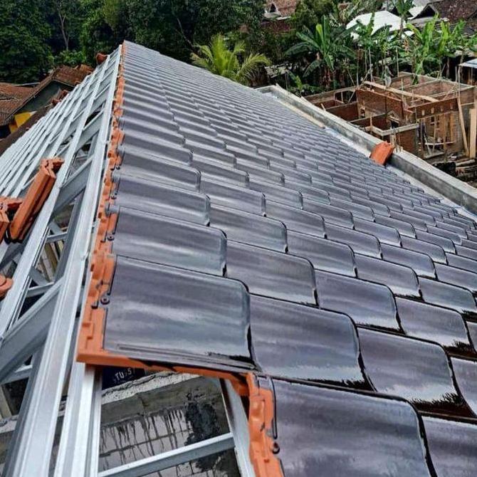 Fw5 Paket Renovasi Atap Rumah Lama Ganti Baja Ringan 0.75Mm Full Sni Dengan Genteng Keramik & Lispla