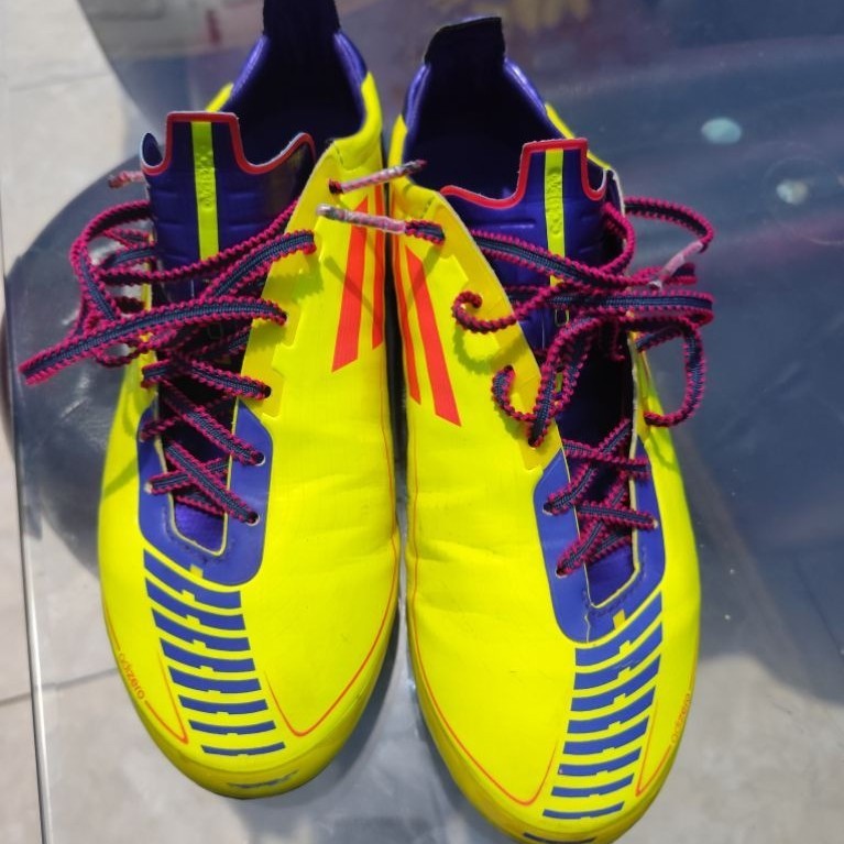 Adidass Adizero F50 Elite.