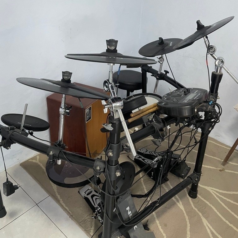 Drum Elektrik Nux DM-5S (second) + Headphone Behringer DH 100 + Double Pedal DB Percussion