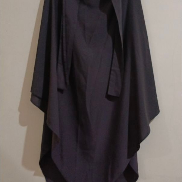 Preloved FK Yarka Warna Ungu Gelap