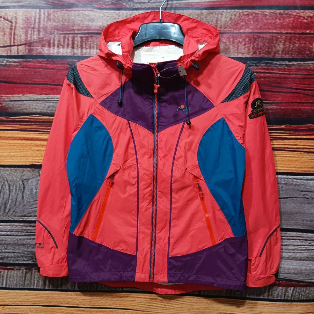 jaket outdoor MOUNTAIN GEAR waterproof size M casual bagus