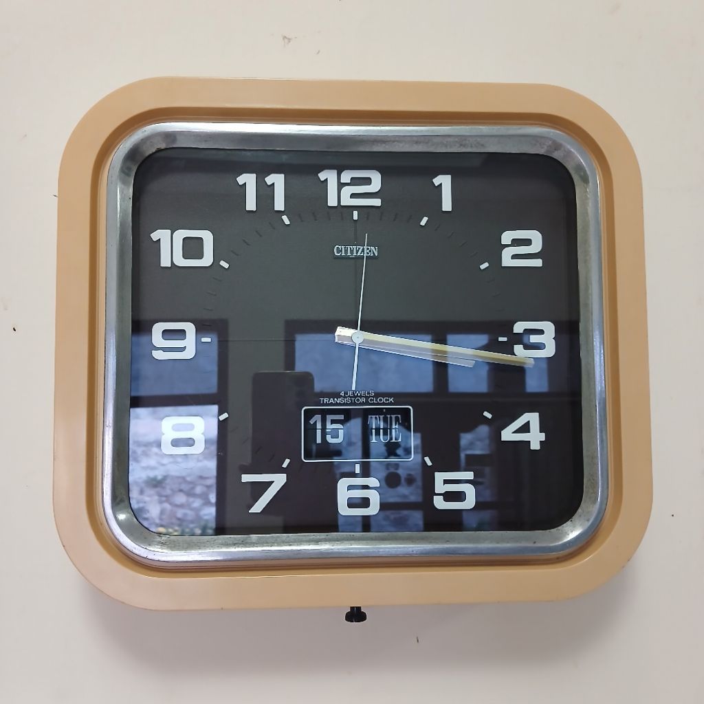 Jam dinding Transistor Citizen Daydate mulus