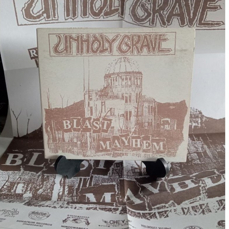 CD Unholy Grave - Blast Mayhem (..with poster)