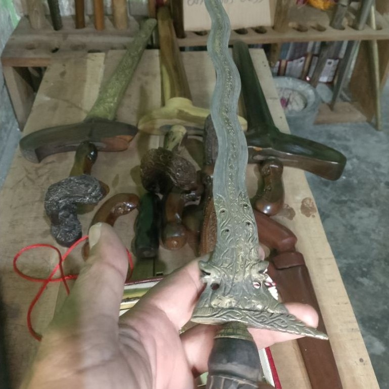 keris lokasian keris naga temanten luk 9 atau keris naga penganten luk 9 warisan