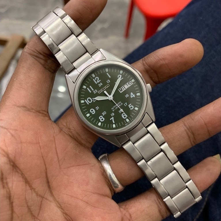 Seiko SKX427 green military dial