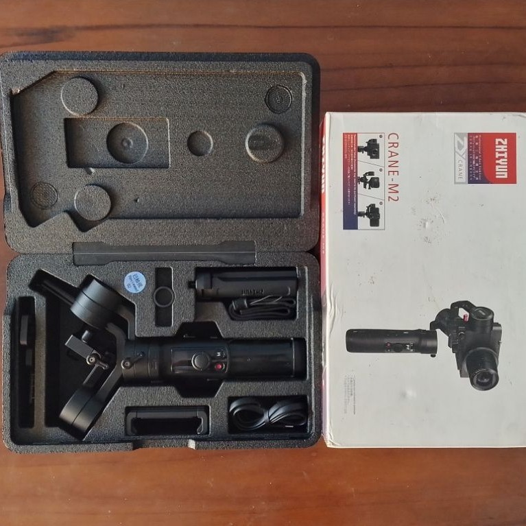 Gimbal Stabilizer Kamera Mirrorless Zhiyun Crane M2