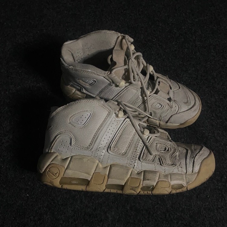 Nike uptempo white 42