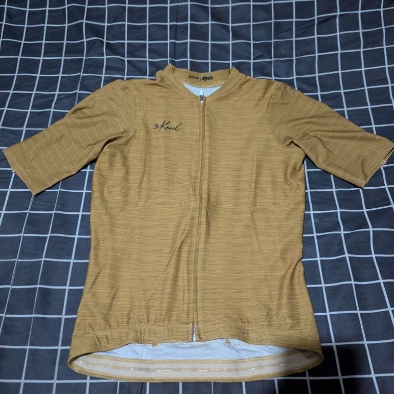 jersey kniel preloved