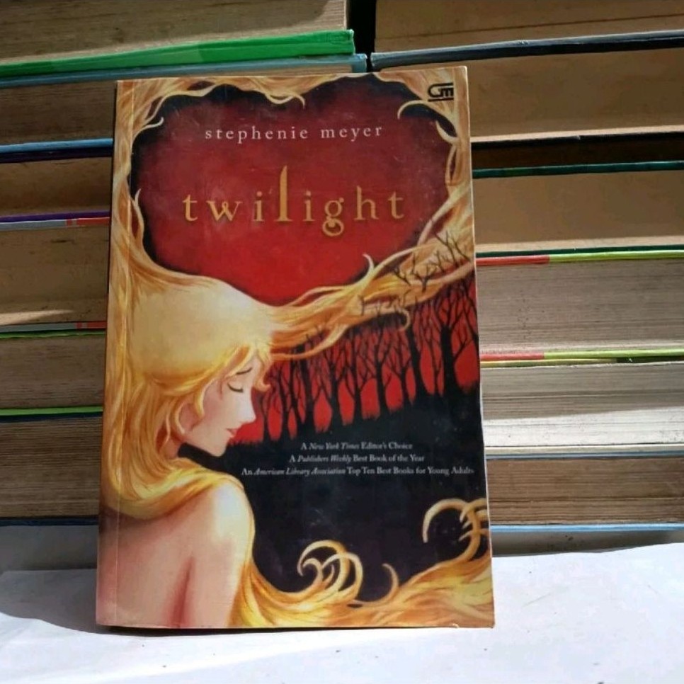 STEPHENIE MEYER - TWILIGHT