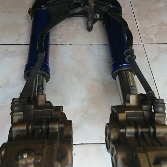 upside down Suzuki GSX 400 biru limbah moge