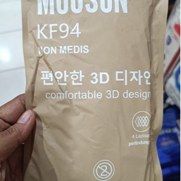10 Pcs Masker Mouson KF94 4 Lapis - Desain Ergonomis, Perlindungan Maksimal, Tali Elastis warna cokl