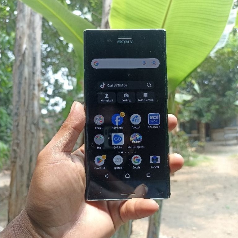 Sony Xperia XZ Premium minus