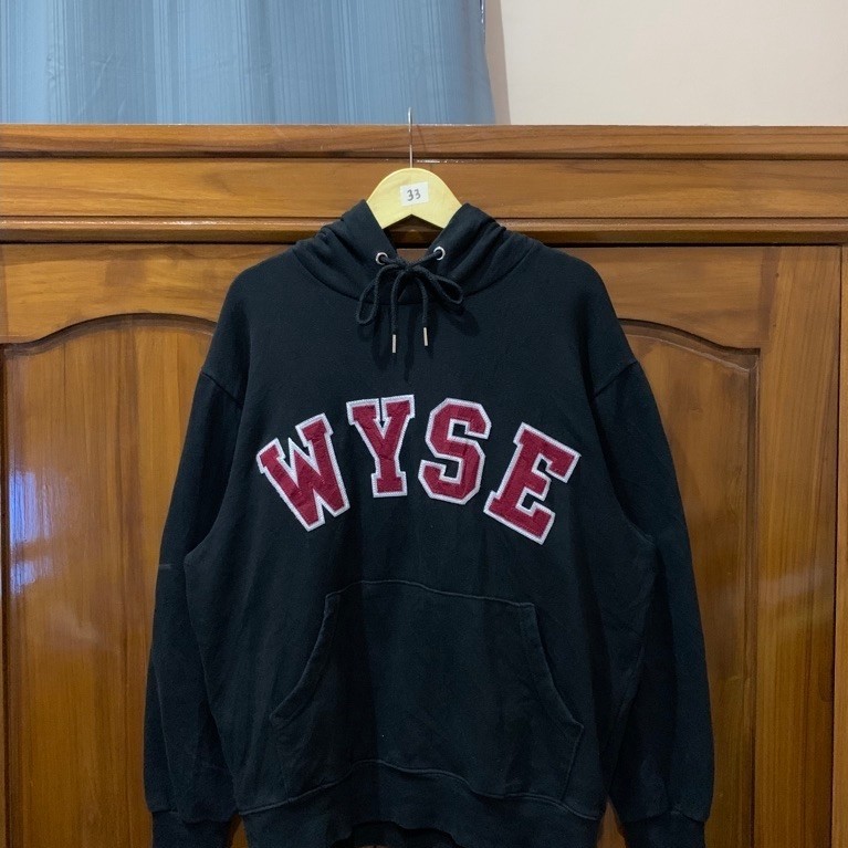 Hoodie wyse hitam