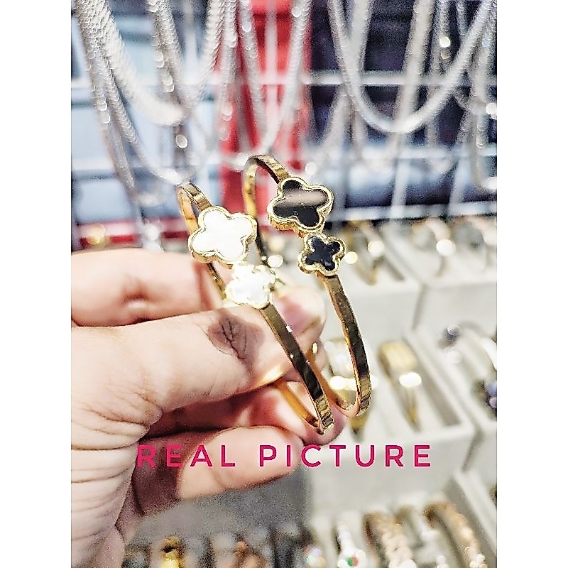 Gelang Titanium Bunga Clover Model pengait Per