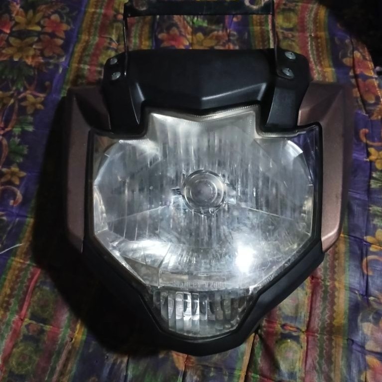 lampu headlamp lampu depan original copotan Yamaha Byson fi