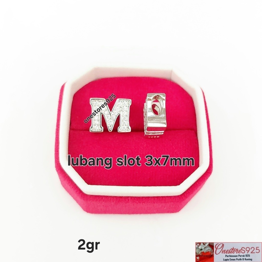 LIONTIN HURUF MODEL SLOT PERAK 925 LAPIS EMAS PUTIH M