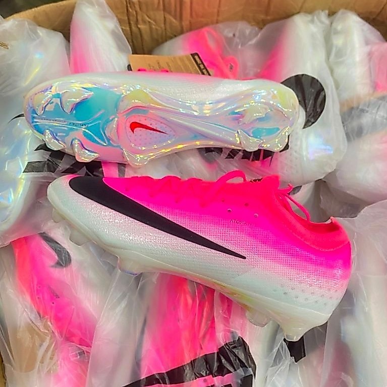 spatu  bola paling laris