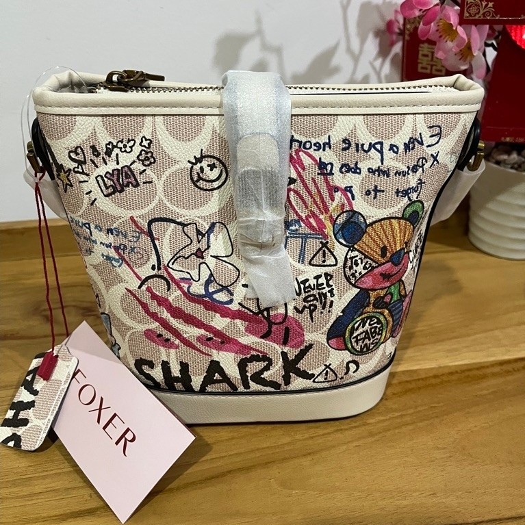Preloved tas foxer, rainsmore, chanel. masih baru belum dipakai