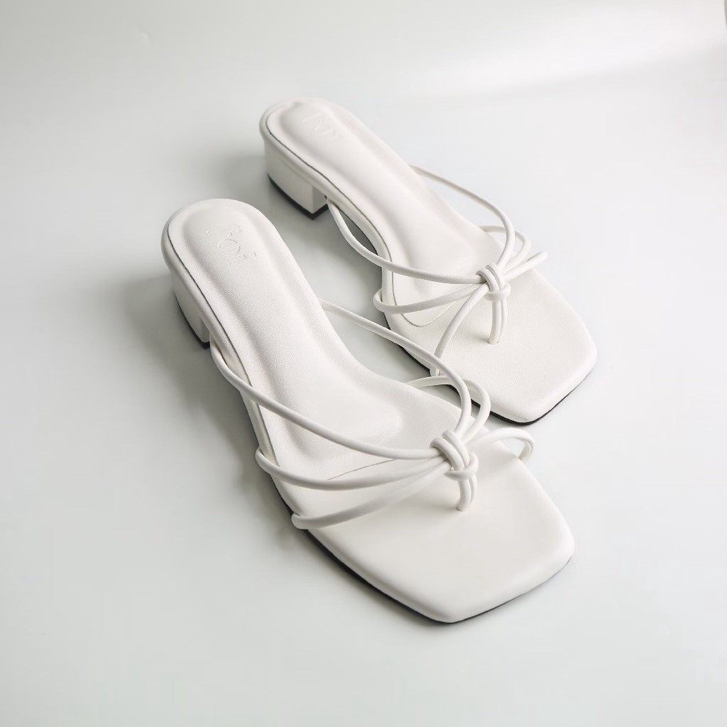 FOI Vania Block Heels 3 Cm white Sandal preloved