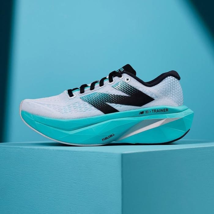 SP Sepatu Running Original NB Fuelcell Sc Trainer V3 White Blue BNIB