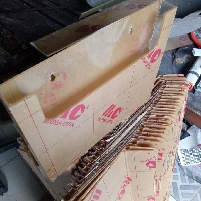 

tempat brosur gantung A4 landscape