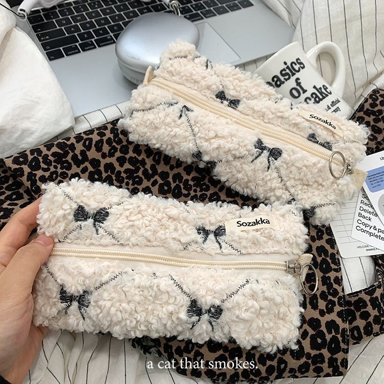 

Kotak Pensil Bordir Pita Plush Bernilai Tinggi Tas Penyimpanan