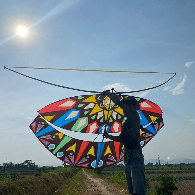 

Pegon Ceper Motif Meteor Jatuh Penuh Rembulan ukuan 2.5m Dewasa Asli