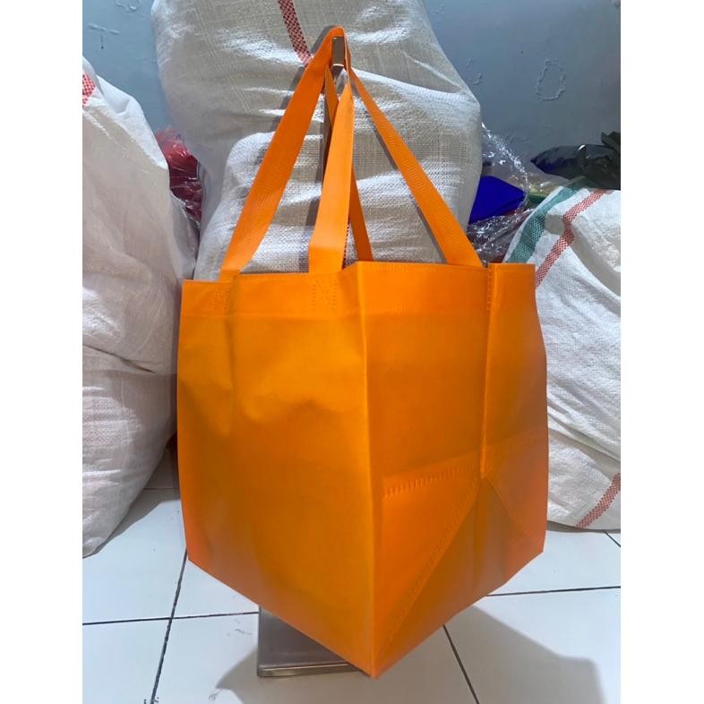 

Termurah (1 Lusin = 12 Pcs) Goodie Bag Tas Hajatan Spunbond 22X22 Cm Tinggi 28 Cm/ Tas Hajatan Terlaris / Tas Spunbond Termurah / Tas Hajatan Kotak Nasi / Tas Hajatan Termurah / Tas Parcel / Tas Hampers / Tas Bingkisan / Tas Berkatan Aw-96