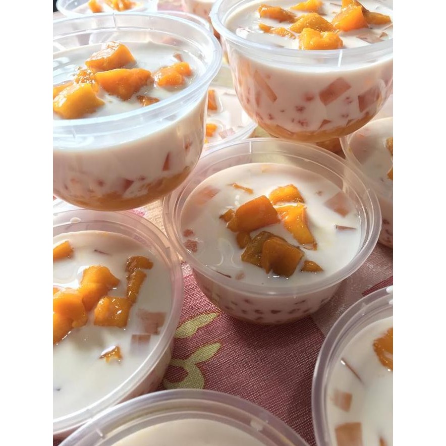 

mango sagoo dessert