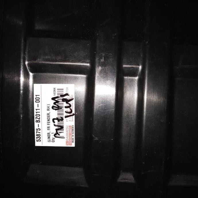 liner fender depan Avanza tahun 2006-2011