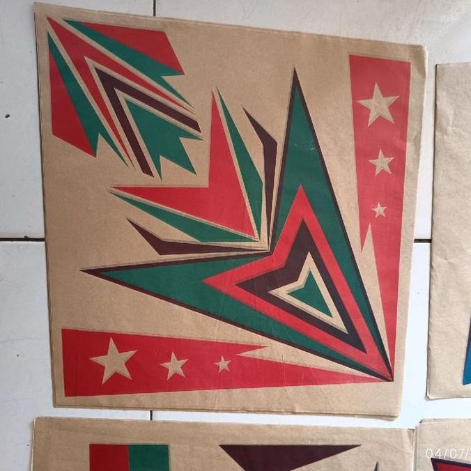 

kertas layangan sablon 2warna 100 lembar A "hanya kertasnya saja