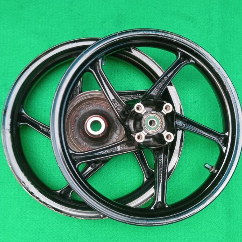 Velg Vario 125 KZR pnp vario 150 orinal repaint hitam glosy