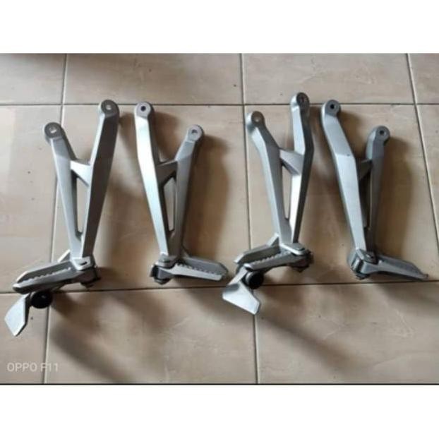 Footstep belakang ori Honda CBR 250RR