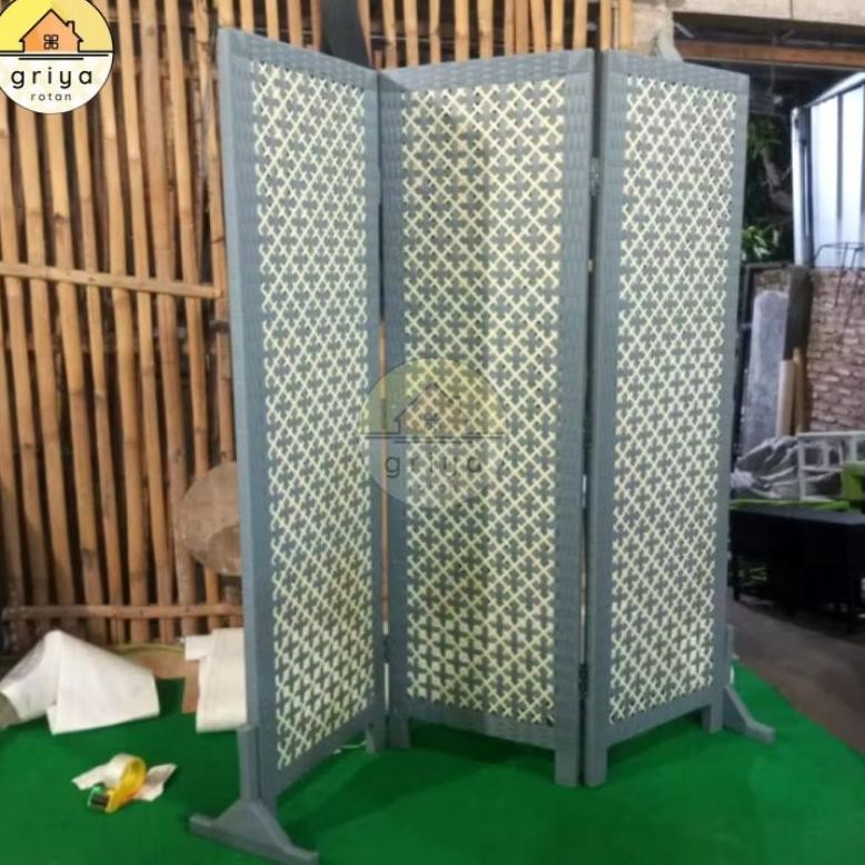 Pembatas Penyekat Ruangan Rotan Sintetis Minimalis