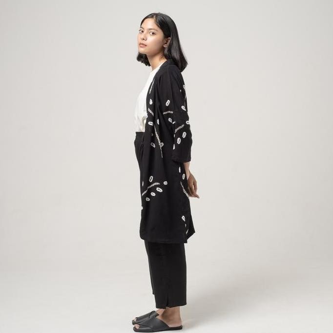 Dama Kara Semi Outer Cardigan