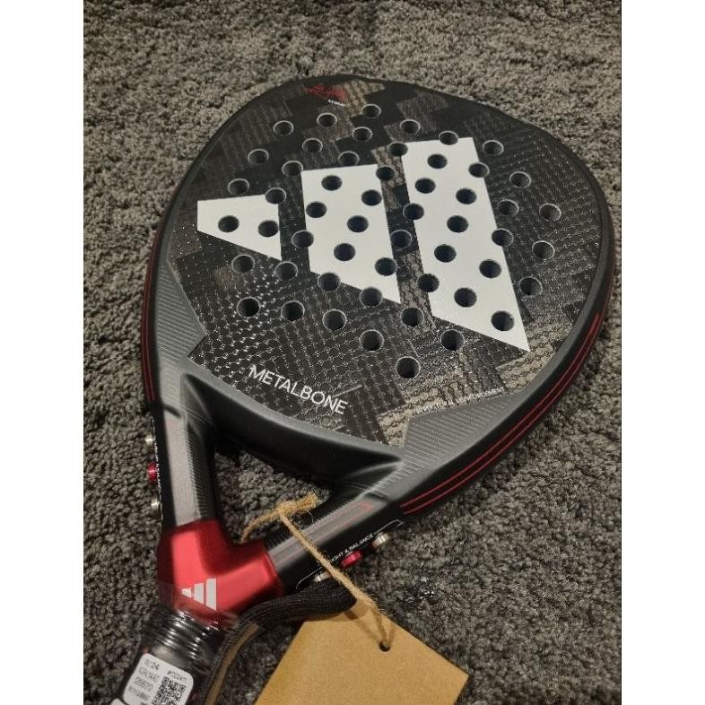 Adidas Metalbone 3.3 / adidas Metalbone / raket padel / metalbone ale galan