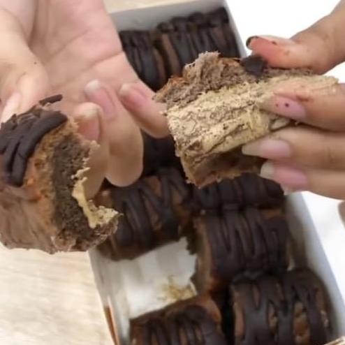 New 2Box / Roti Gulung Cokelat + Roti Gulung Abon Original Manis Cemilan Kering