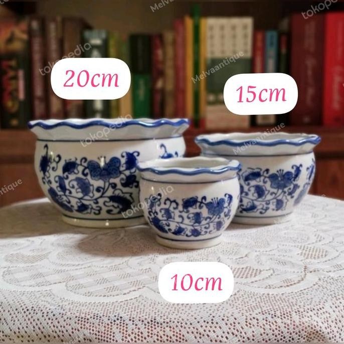 Pot Import Keramik Biru Putih motif bunga Bulat CS