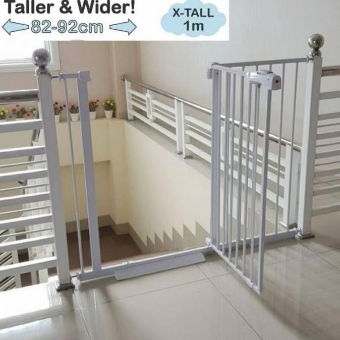Pagar Pengaman Bayi Anak Retractable Safety Gate Penahan Hewan Dog Cat Anjing Kucing Tangga Pagar Ma