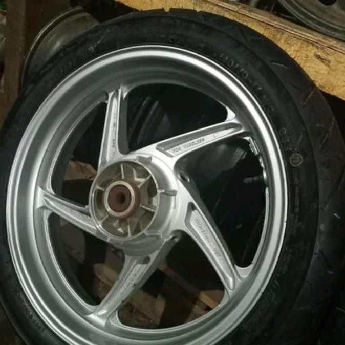 Velg belakang CBR 250 thailand Original velk belakanCbr 250 thailand