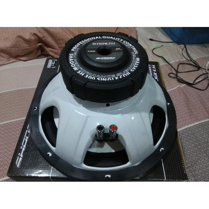 Subwoofer 12" Stealth Shadow Series Sq Bass Lembut