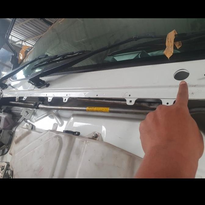 Pivot / Dudukan Arm Wiper Isuzu Giga